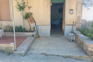 Casa a solo con giardino