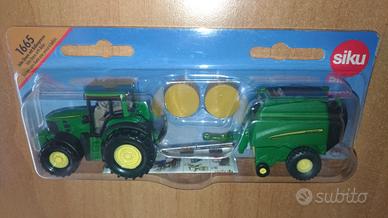 SIKU Trattore John Deere 7530 con accessori -NUOVO