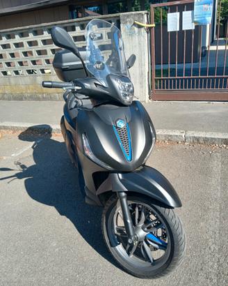 Beverly 400 s 