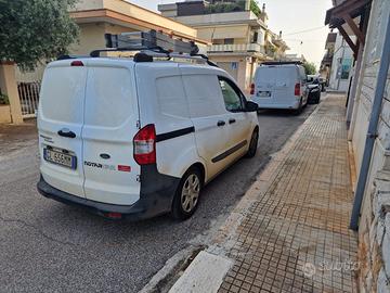 Ford Transit Courier Diesel 11/2022
