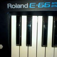 Sintetizzatore Roland E66