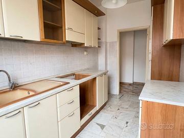 Pesaro Centro città 124 mq. 6 locali con soffitta