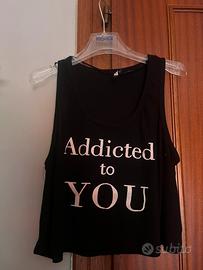 Canotta nera con scritta bianca