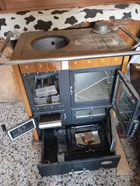Cucina a legna per pezzi di ricambio 
