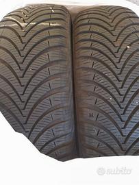 pneumatici  4 stagioni