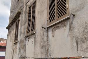 Tipica antica casa da ristrutturare completamente