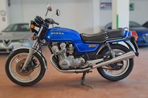 HONDA CB 750 K .