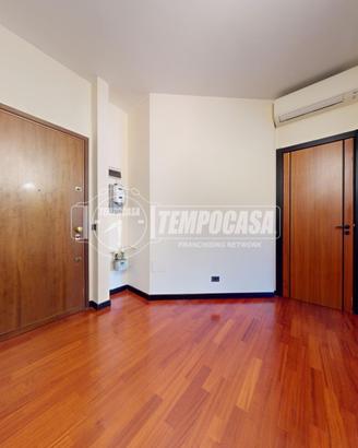 TRILOCALE LUMINOSO PIANO ALTO!