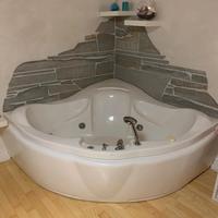 Vasca da bagno idromassaggio angolare