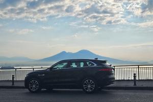 Jaguar F Pace 