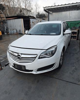 OPEL INSIGNIA DEL 2014 PER RICAMBI