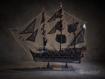 Black Pearl Perla Nera modello  58 cm in legno 