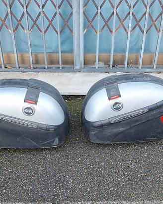 borse laterali givi  moto Triumph