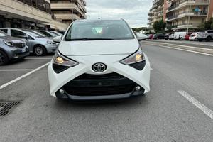 Toyota Aygo Connect 1.0 VVT-i 72 CV 5 porte x-play