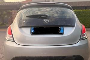 Lancia ypsilon 2014