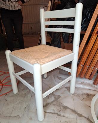 Sedie in legno bianche