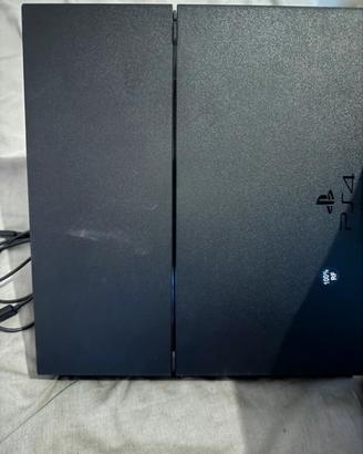 Playstation 4 + 3 giochi + controller+ cavo