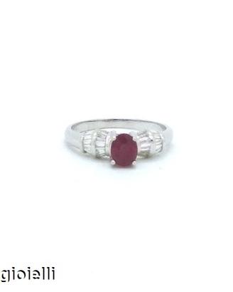 Anello in oro bianco rubino e diamanti
