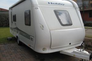 Roulotte HOBBY EXCELLENT   500 CON  6 POSTI