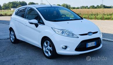 Ford Fiesta 1.4 TDCi 68CV 5 porte Titanium