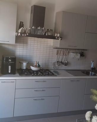cucina coordinata con paretina
