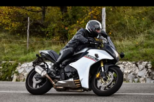 CBR 600 F trasformata per fare un po' di turismo