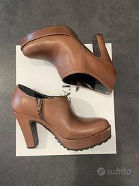 Scarpe donna tronchetto