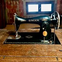 Macchina da cucire SINGER vintage funzionante
