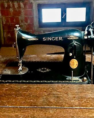 Macchina da cucire SINGER vintage funzionante