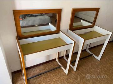 Coppia di Toelette Vintage Mid-Century Modern