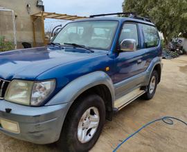 TOYOTA Land Cruiser - 2001