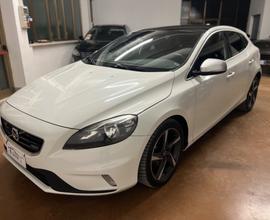 Volvo V40 D2 1.6 R-design Momentum