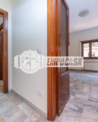 AMPIO QUADRILOCALE CON TERRAZZO,PIGNETO,ROMA