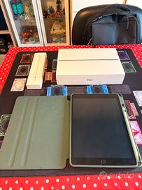 iPad 8 (2020) 32GB + Apple Pencil e Accessori.