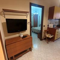 Monolocale ammobiliato in buone condizioni