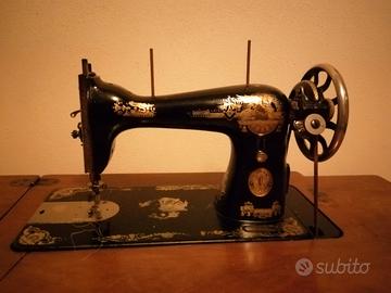 Macchina da cucire funzionante Singer a pedale