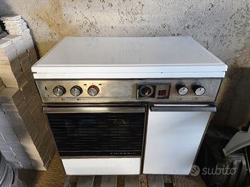 cucina economica Indesit 4 Fuochi