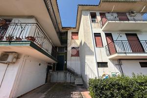 4 LOCALI A RIPOSTO