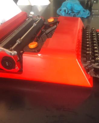 Olivetti valentine