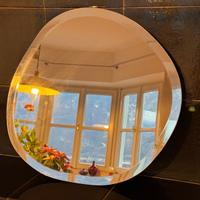 Specchio irregolare con Bisellatura illuminato LED