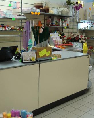 Arredamento multiuso negozio