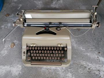 Everest_macchina da scrivere