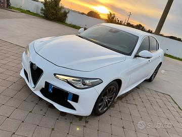 ALFA ROMEO GIULIA 2.2 JTDM 136CV AT8 SUPER