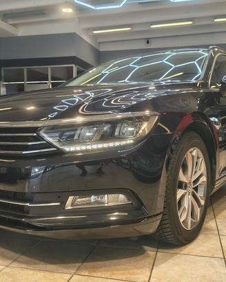 Volkswagen Passat 2.0 TDI DSG Highline BlueMotion 
