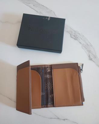 Portafoglio uomo con tasca zip e porta carte 