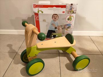 Scooter 4 ruote Hape in legno