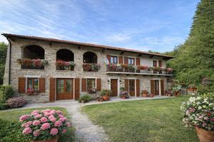 Rustico, con 90000 m di terreno