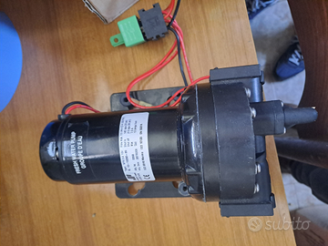 Pompa acqua johnson w 3.4 12v completa per barca