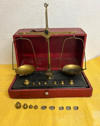 bilancia di precisione vintage farmacie e cartucce