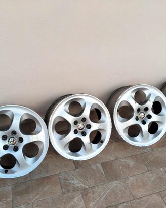 Cerchi nuovissimi alfa 147